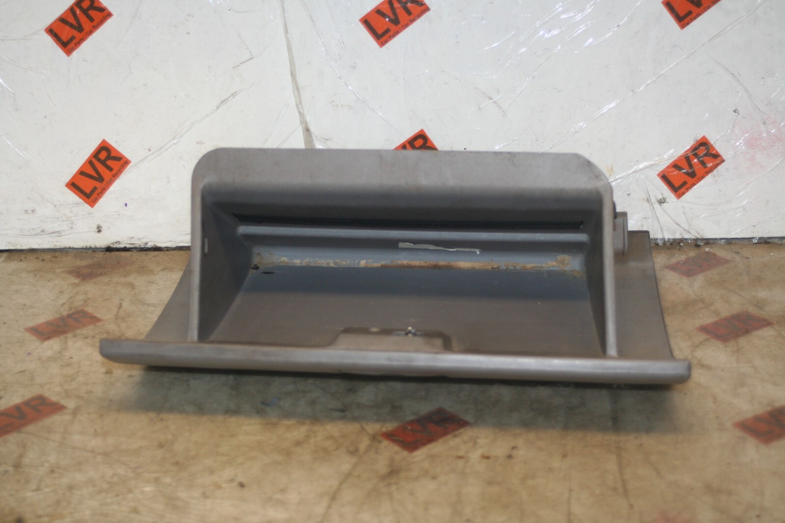 2009 KIA SORENTO. GLOVE BOX - Image 2