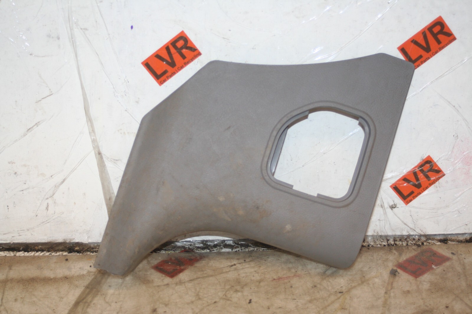 2009 KIA SORENTO. FLOOR SEAL FRONT PANEL