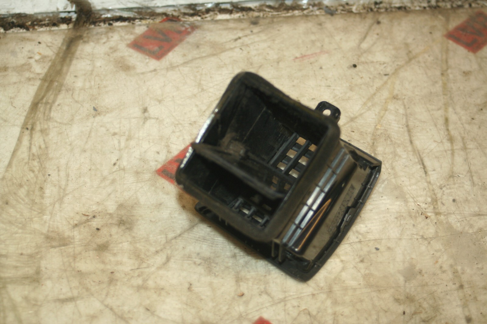 2009 KIA SORENTO. AIR VENT BLOWER - Image 2