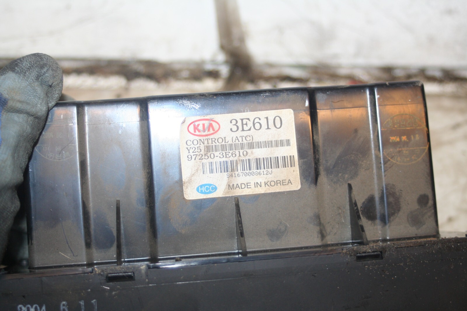 2009 KIA SORENTO. CLIMATE CONTROL HEATER CONTROLLER - Image 3