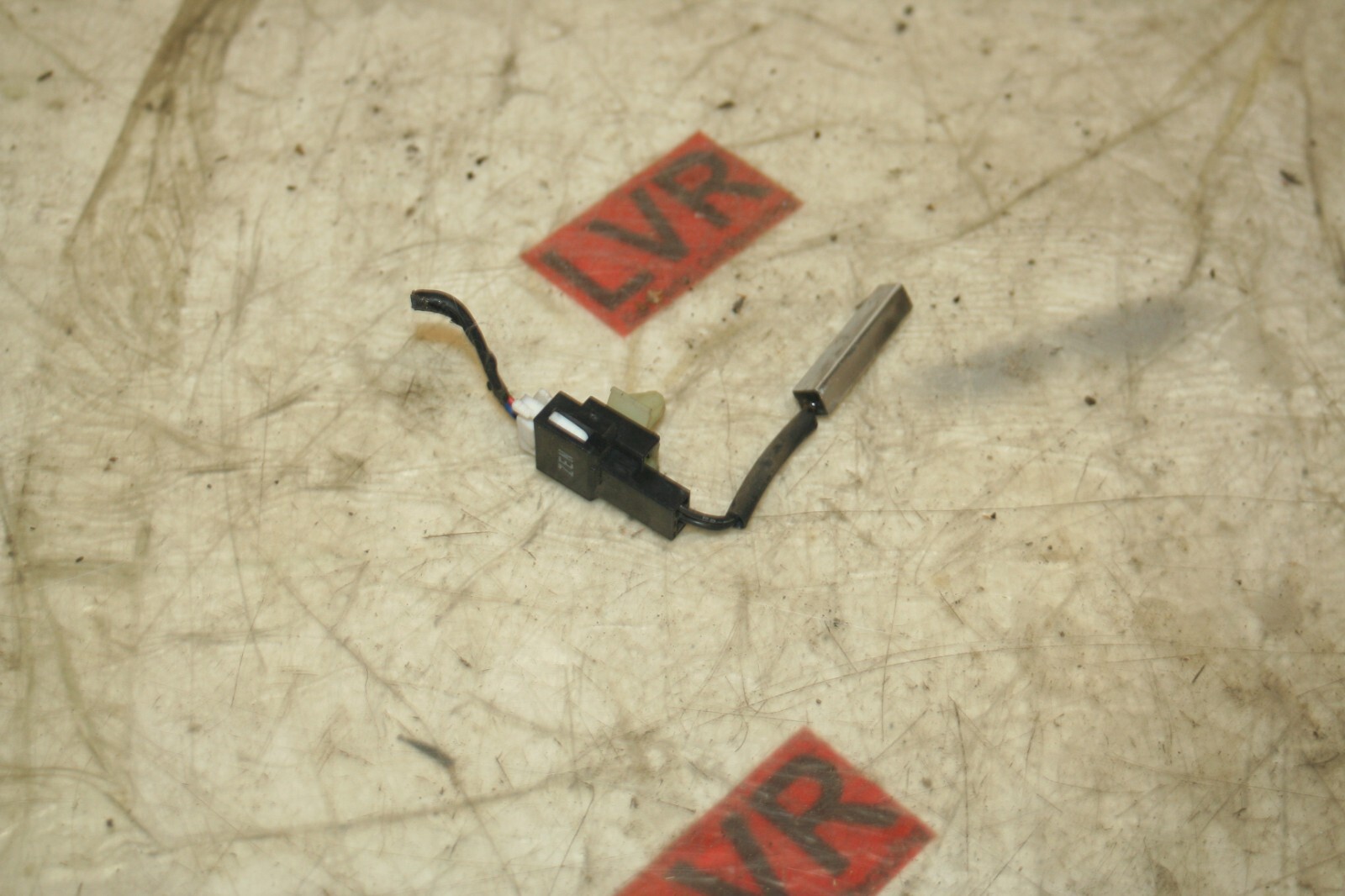 2009 KIA SORENTO. TEMPERATURE SENSOR - Image 2