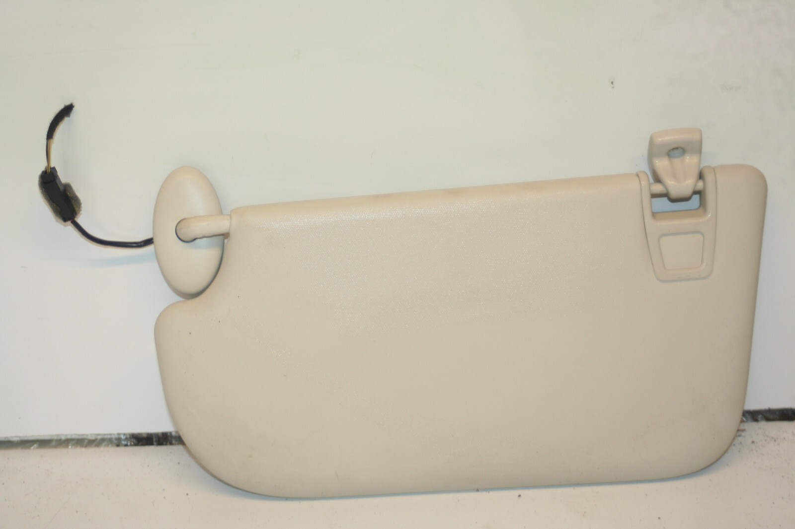 2016 FORD KUGA MK2. DRIVER SIDE SUN VISOR - Image 3