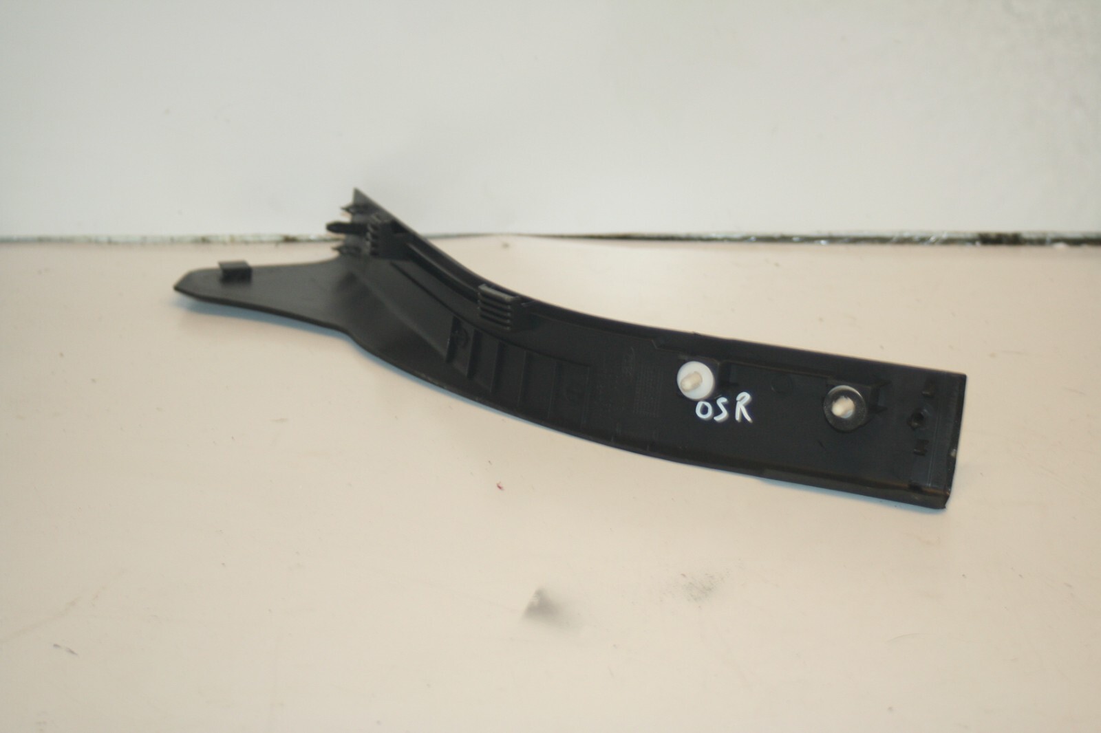 2016 FORD KUGA MK2. DRIVER SIDE SILL TRIM