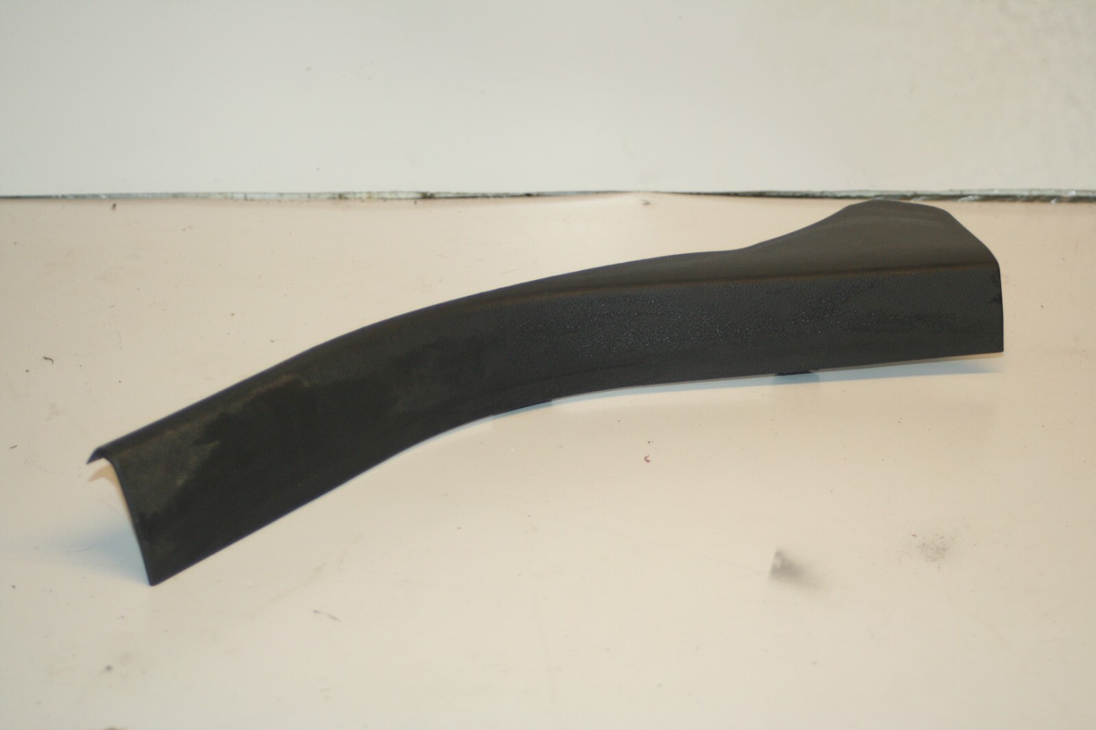 2016 FORD KUGA MK2. PASSENGER SIDE SILL TRIM - Image 2