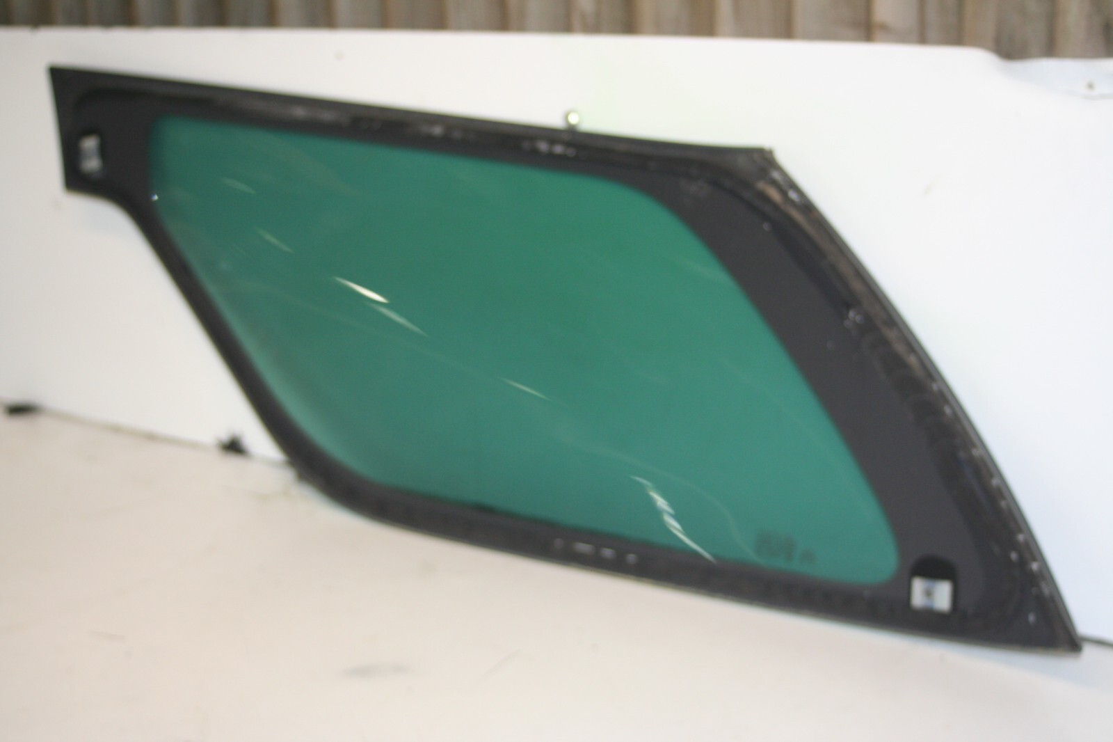 2010 CITROEN DS3. DRIVER SIDE REAR QUARTER GLASS - Image 7