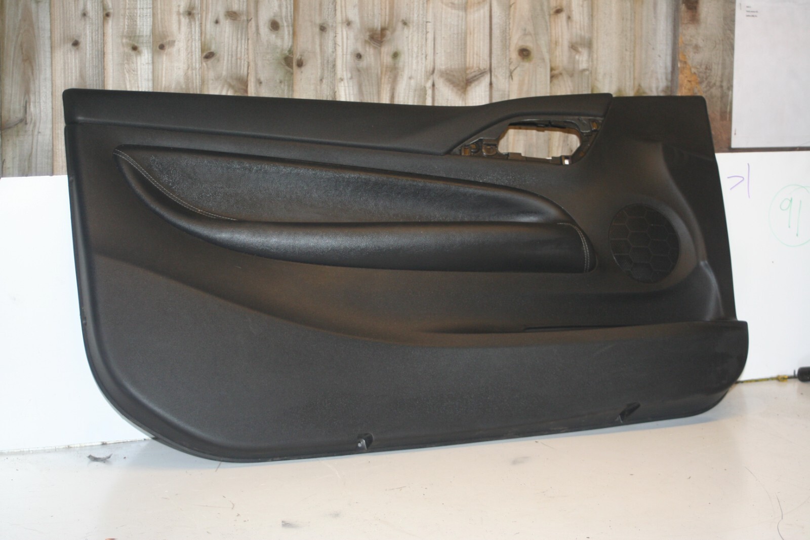 2010 CITROEN DS3. PASSENGER SIDE DOOR CARD