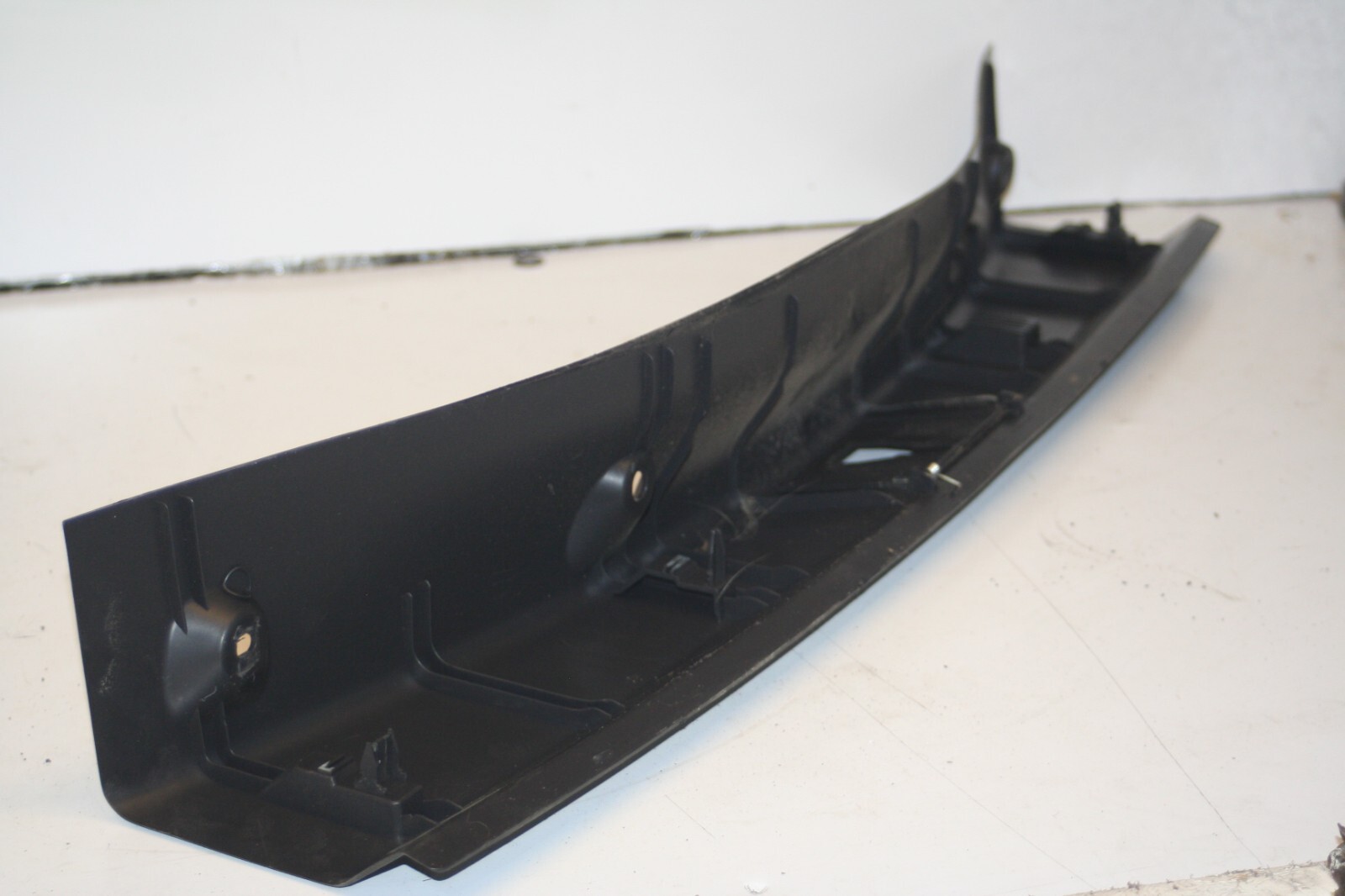 2016 FORD KUGA MK2. BOOT LOWER TRIM SCUFF PANEL - Image 3