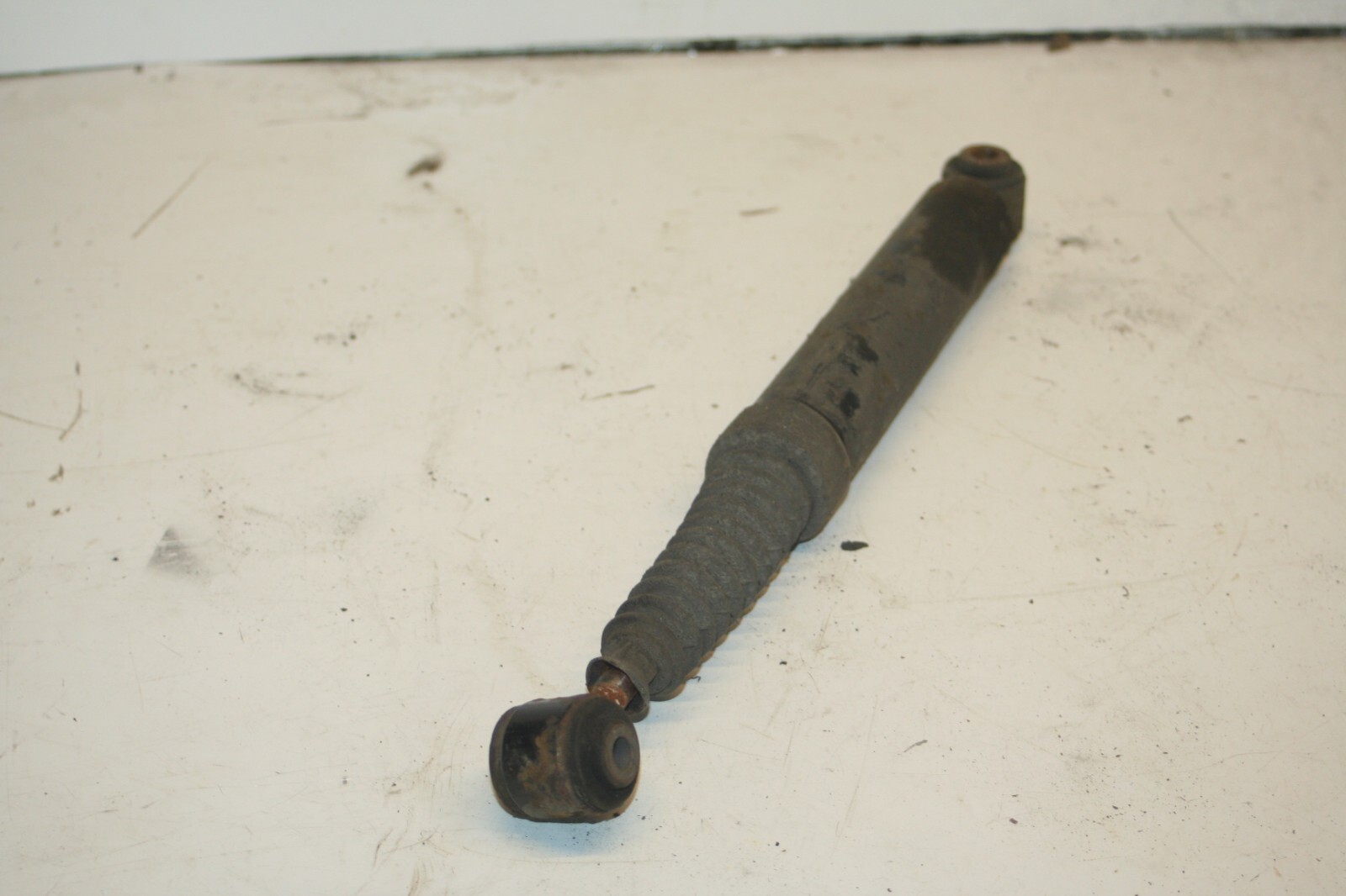 2010 CITROEN DS3. DRIVER SIDE REAR SHOCK ABSORBER - Image 3
