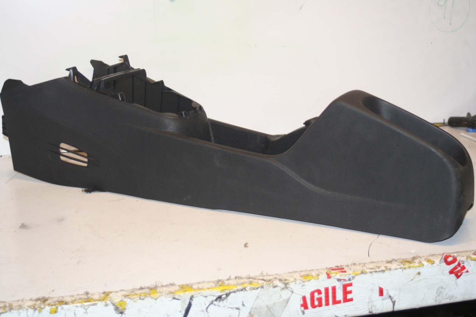 2010 CITROEN DS3. CENTRE CONSOLE 9684070077