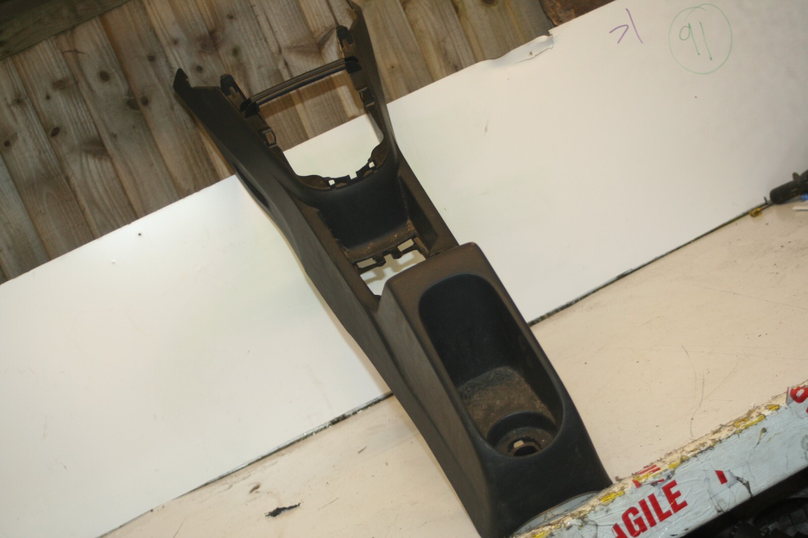 2010 CITROEN DS3. CENTRE CONSOLE 9684070077 - Image 3