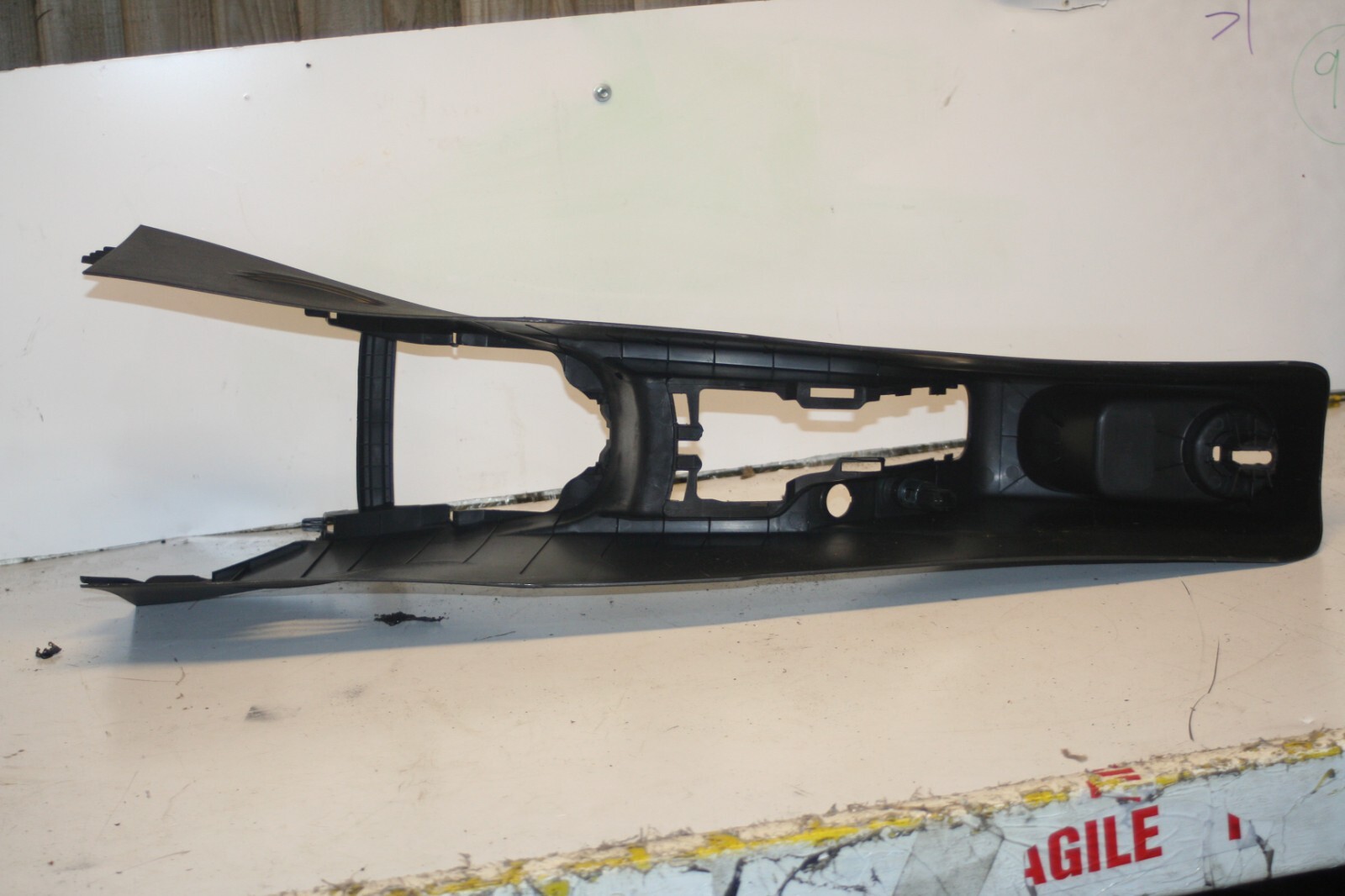 2010 CITROEN DS3. CENTRE CONSOLE 9684070077 - Image 4