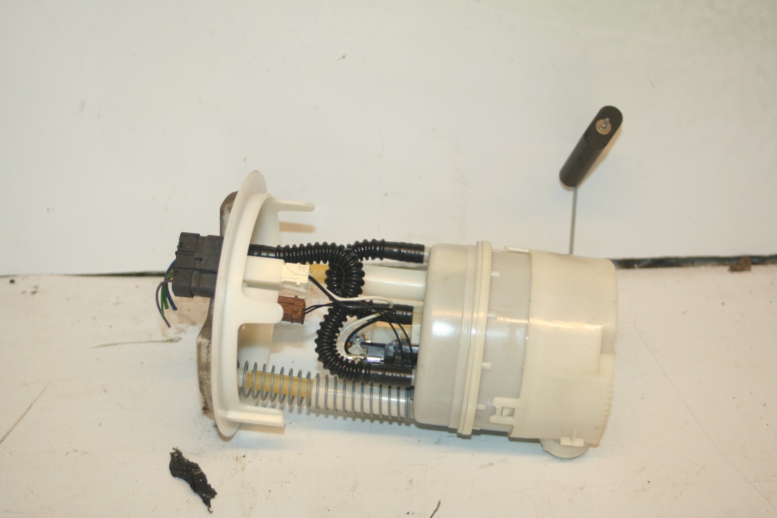 2010 CITROEN DS3. PETROL FUEL TANK PUMP - Image 2