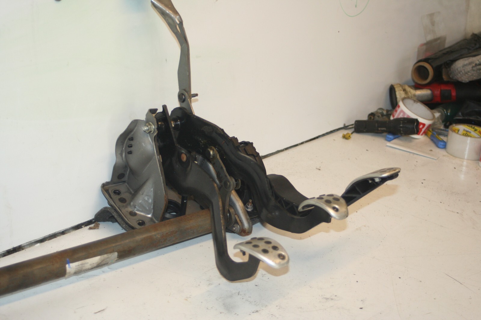 2010 CITROEN DS3. PEDAL BOX, BRAKE, CLUTCH AND ACCELERATOR - Image 2
