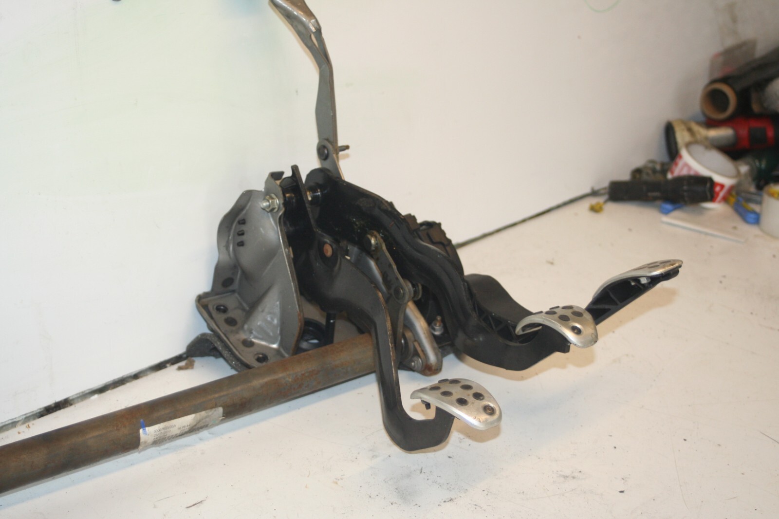 2010 CITROEN DS3. PEDAL BOX, BRAKE, CLUTCH AND ACCELERATOR - Image 3