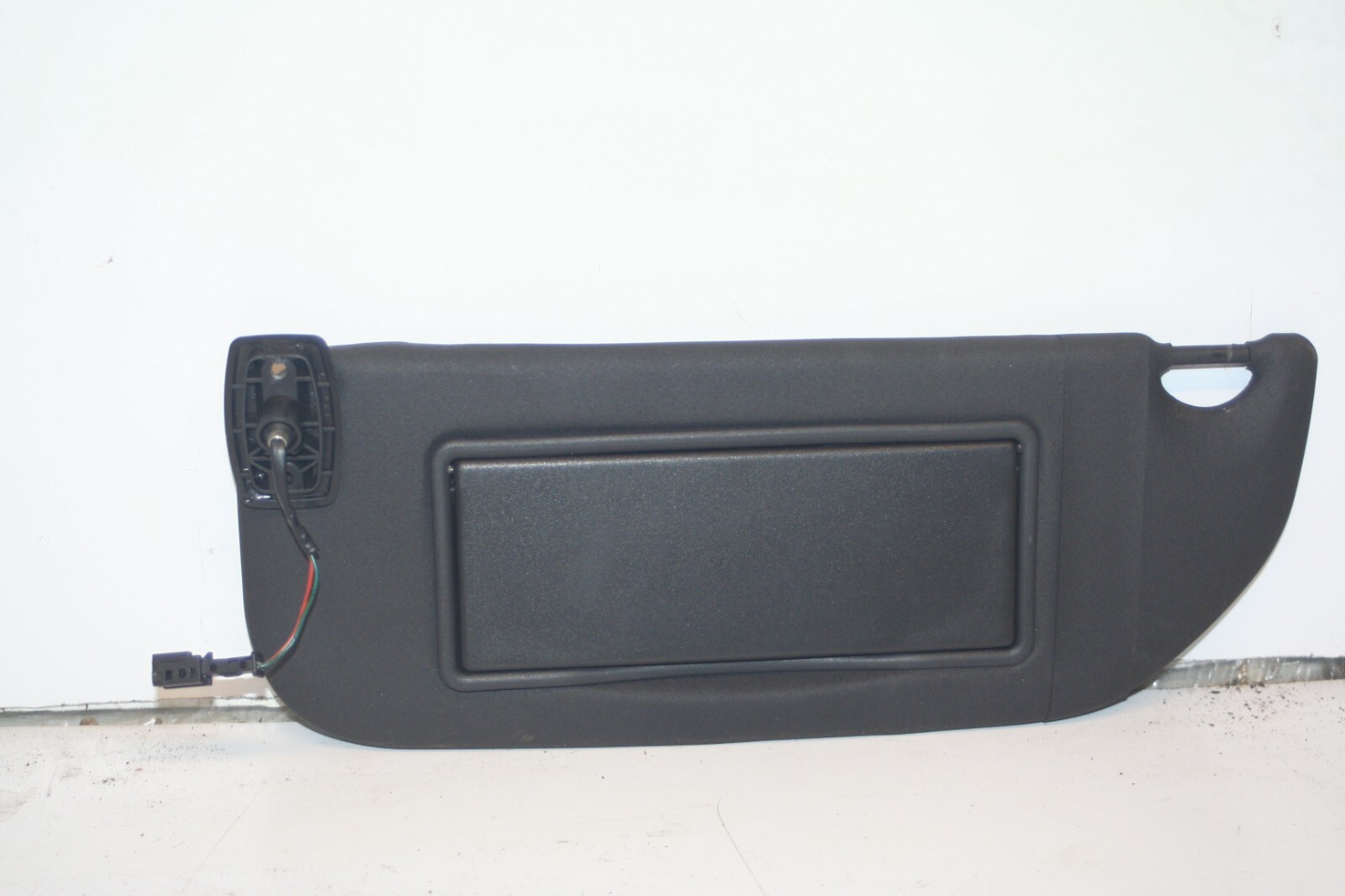 2010 CITROEN DS3. PASSENGER SIDE SUN VISOR