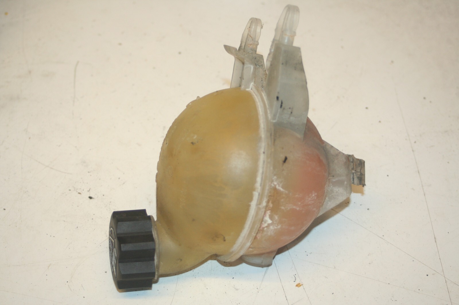 2010 CITROEN DS3. COOLANT BOTTLE TANK - Image 2