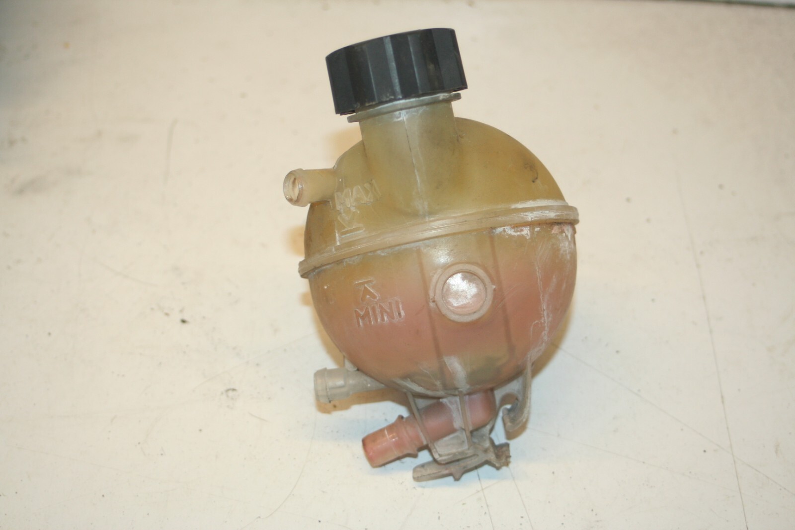 2010 CITROEN DS3. COOLANT BOTTLE TANK - Image 3