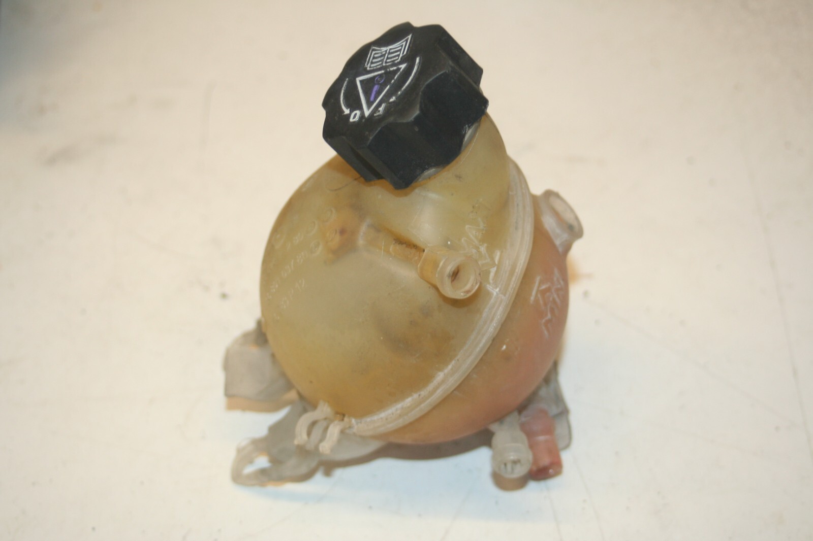 2010 CITROEN DS3. COOLANT BOTTLE TANK - Image 4