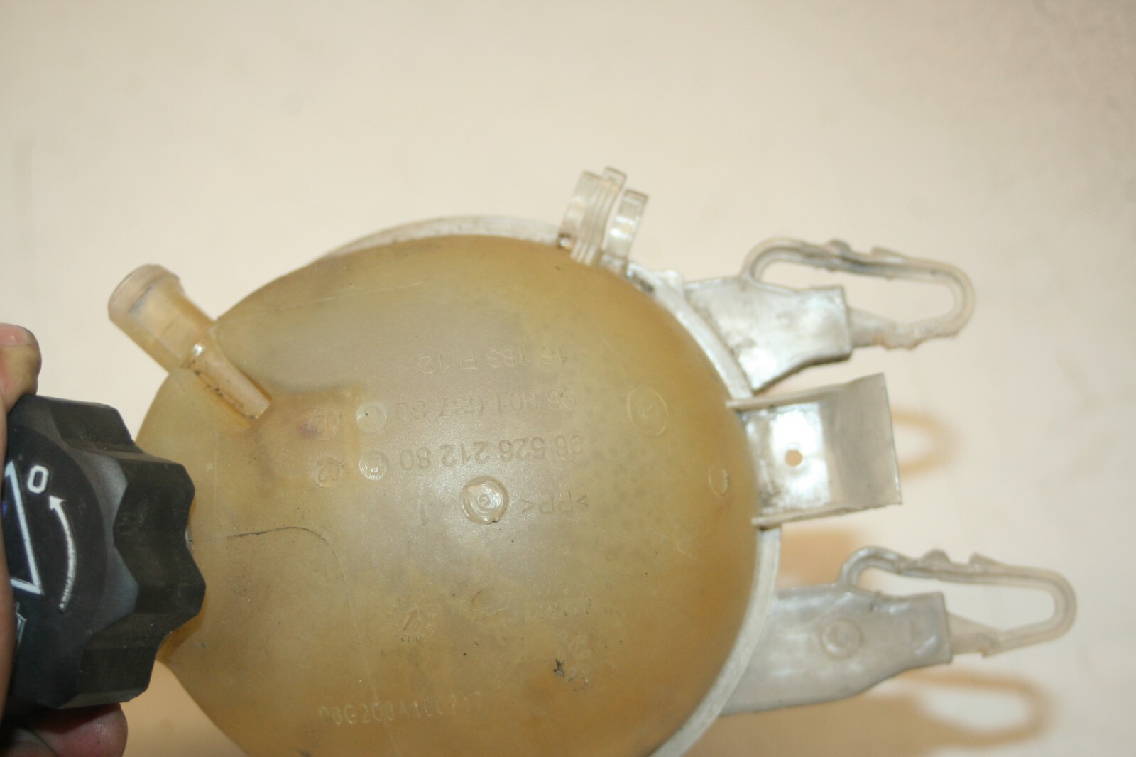 2010 CITROEN DS3. COOLANT BOTTLE TANK - Image 6
