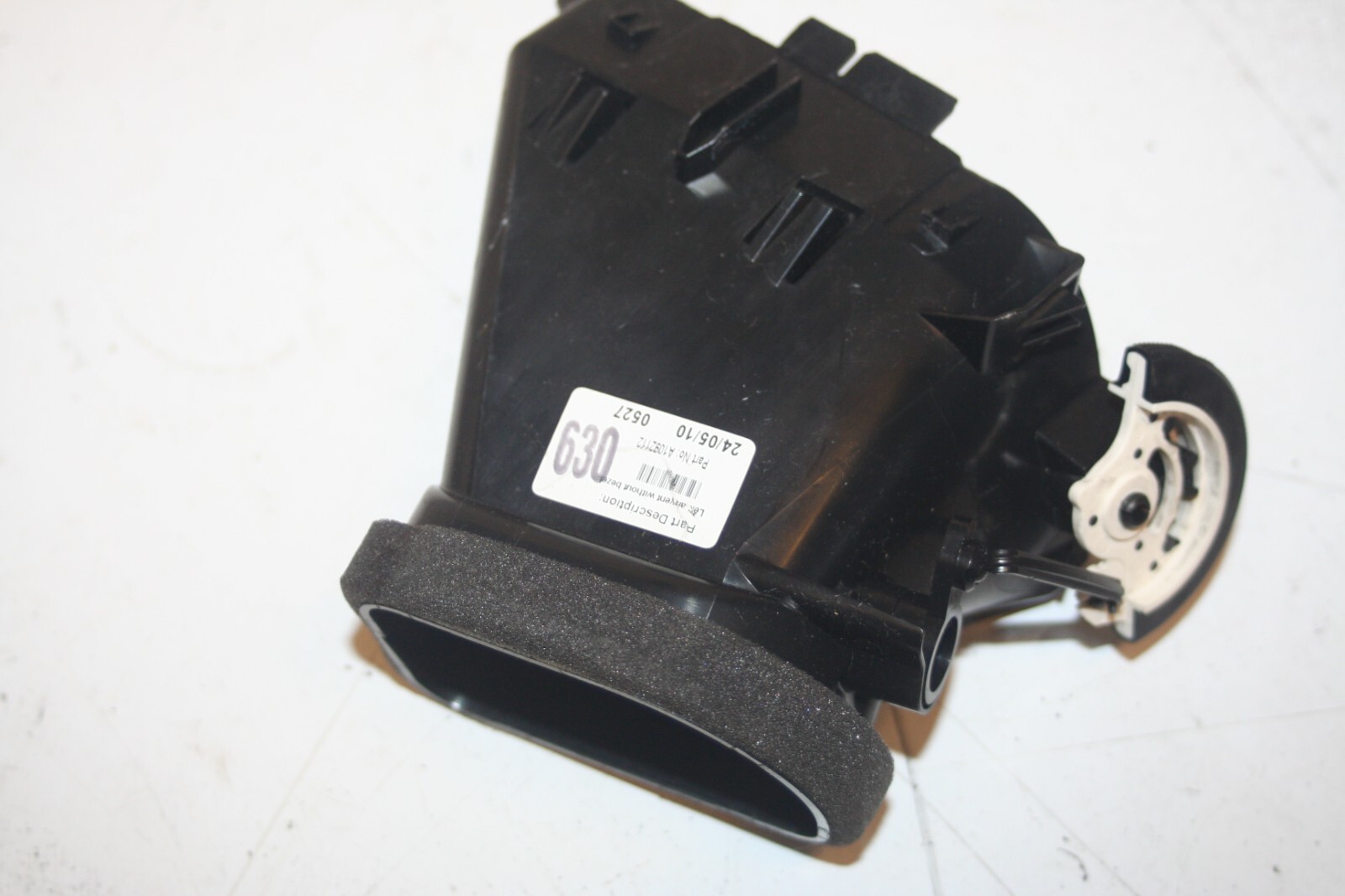 2010 CITROEN DS3. AIR BLOWER VENT - Image 4