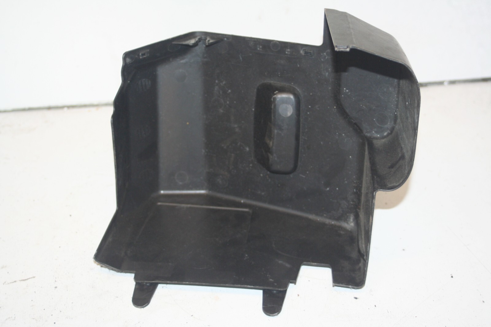 2010 CITROEN DS3. BATTERY COVER - Image 3
