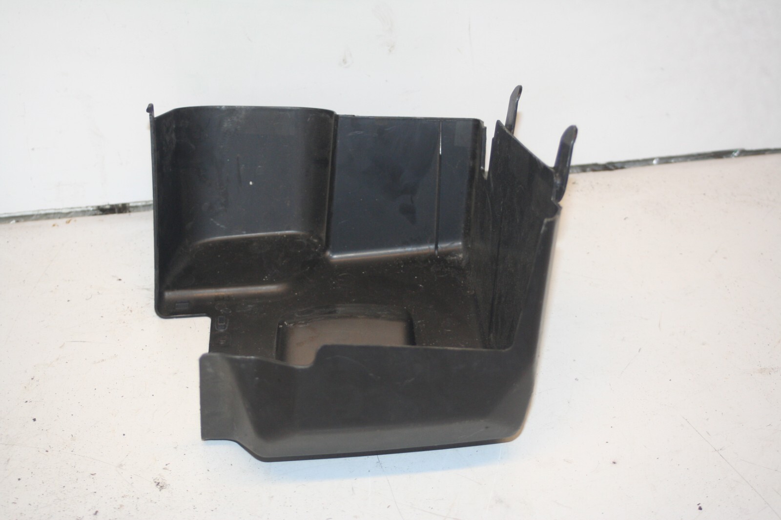 2010 CITROEN DS3. BATTERY COVER - Image 4