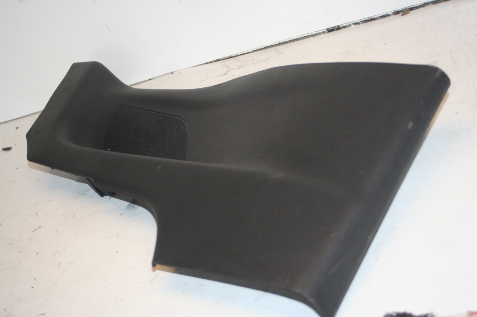 2010 CITROEN DS3. REAR DOOR SIDE PANEL PASSENGER SIDE BOOT PANEL TRIM - Image 3