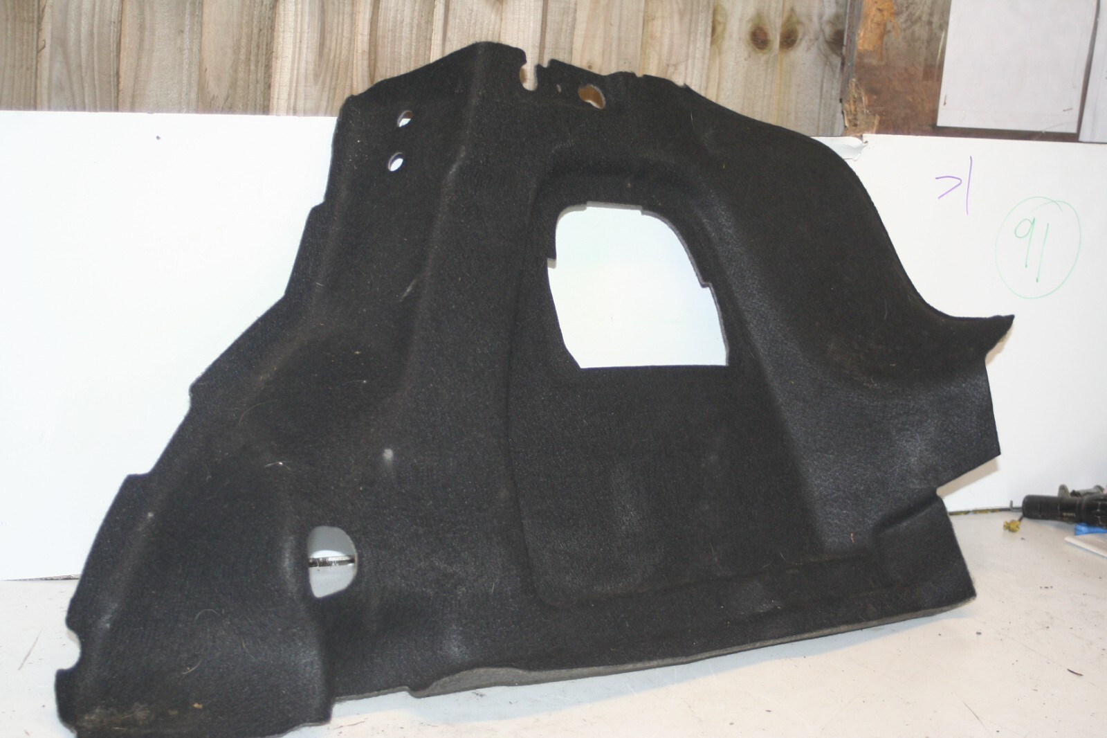 2010 CITROEN DS3. BOOT CARPET SIDE PANEL DRIVER SIDE