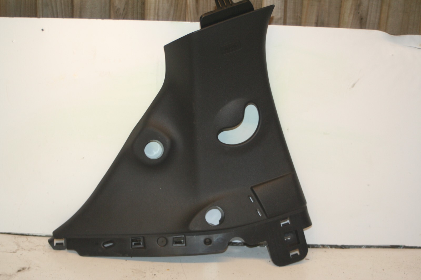 2010 CITROEN DS3. 9683383377 PASSENGER SIDE B PILLAR TRIM