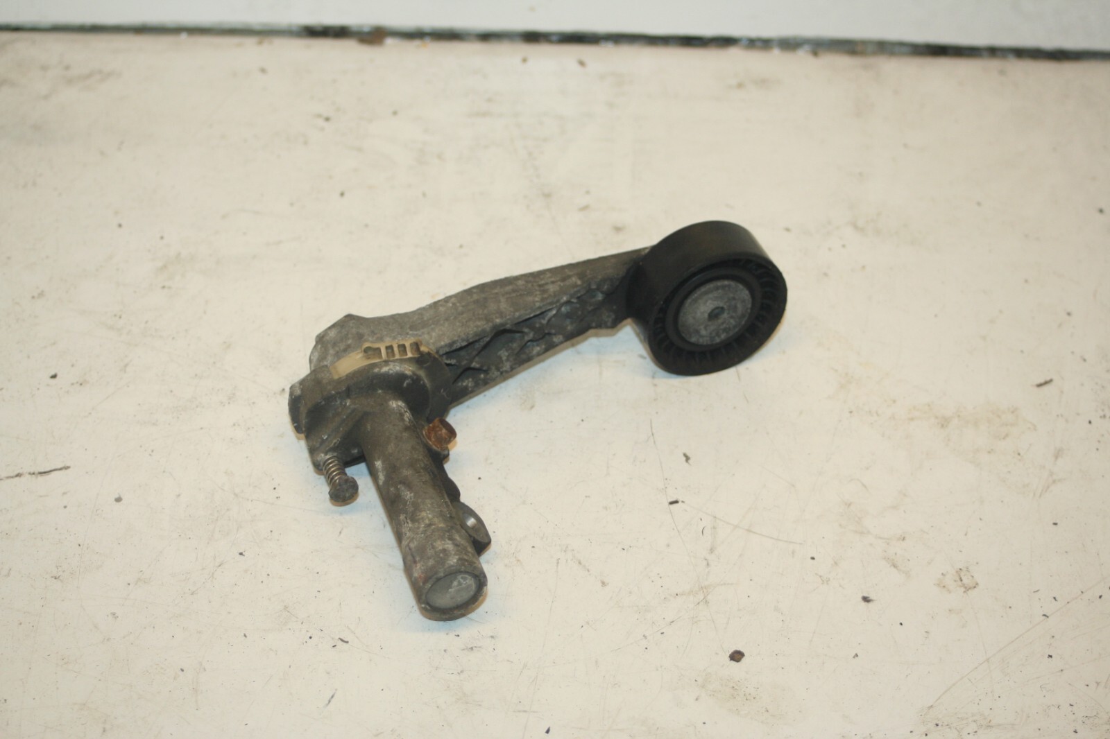 2010 CITROEN DS3. DRIVE BELT AUXILLARY BELT TENSIONER