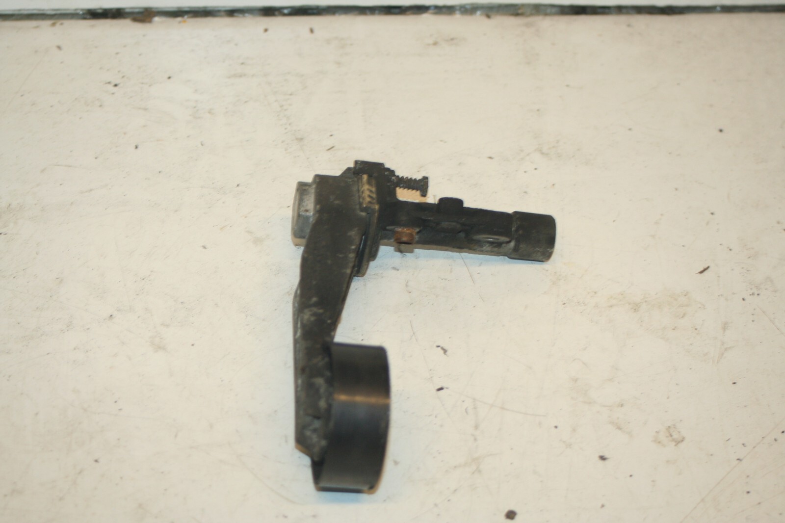 2010 CITROEN DS3. DRIVE BELT AUXILLARY BELT TENSIONER - Image 3