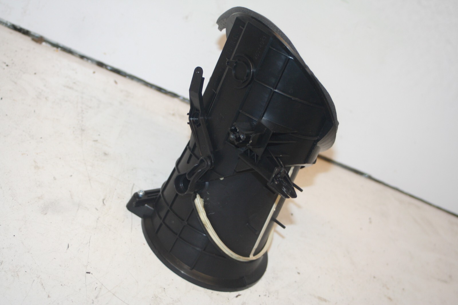 2010 CITROEN DS3. HEATER DUCT PIPE RECIRCULATION BLOWER - Image 2