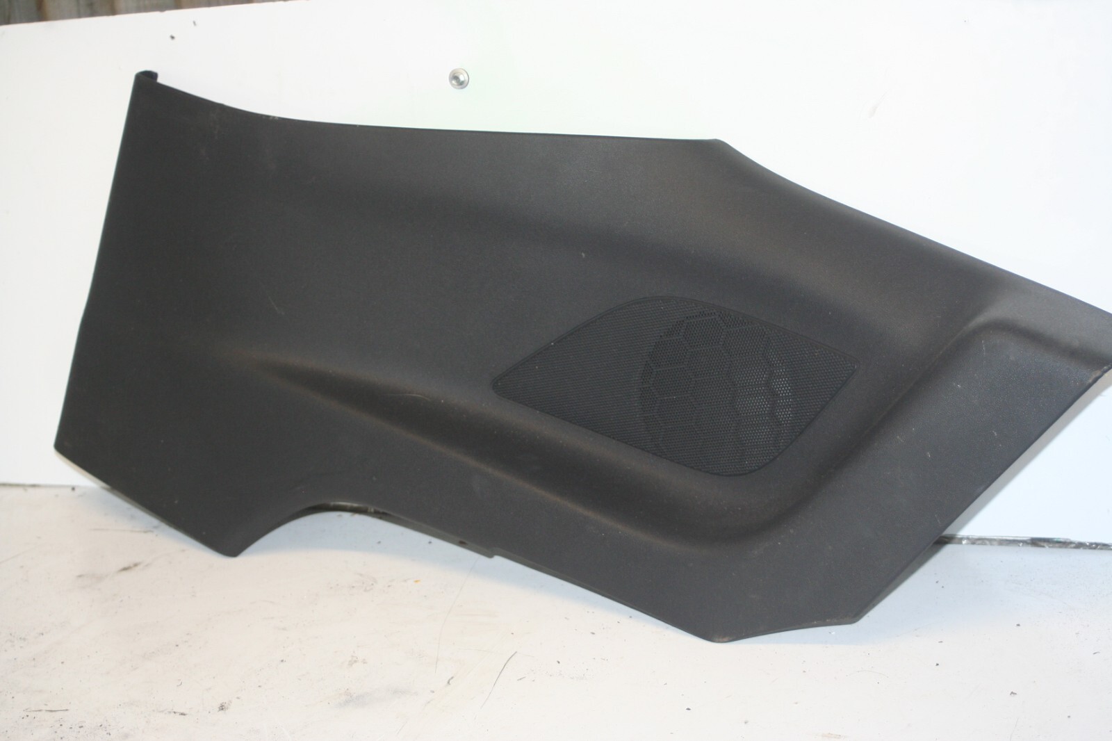 2010 CITROEN DS3. REAR INNER DOOR CARD SPEAKER GRILLE - Image 2