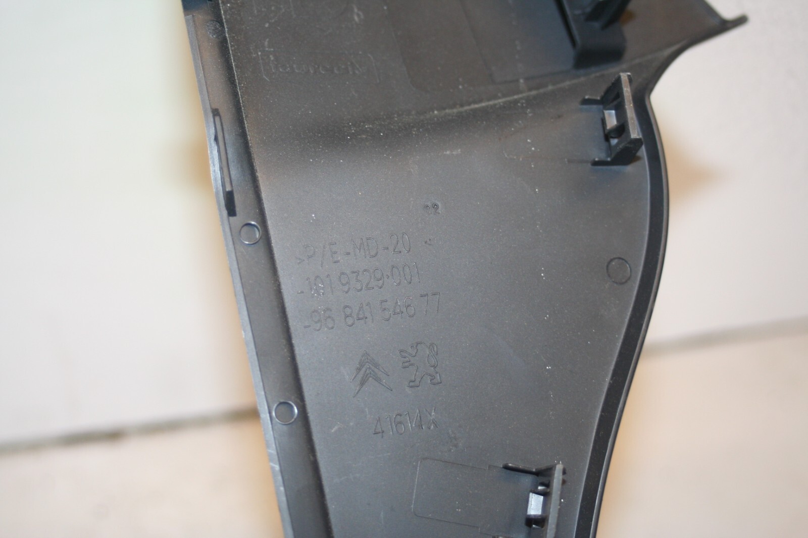 2010 CITROEN DS3. 9684154677 DRIVER SIDE FRONT DASH TRIM KUICK PANEL - Image 5