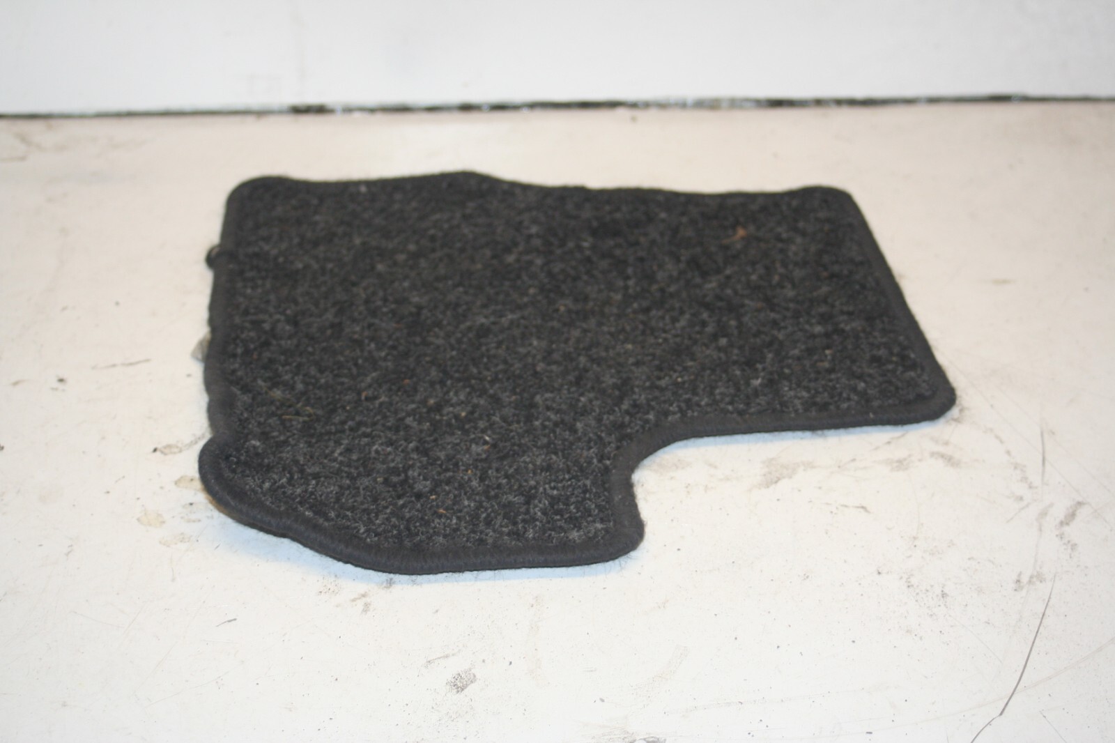 2010 CITROEN DS3. CARPET FLOOR MAT REAR