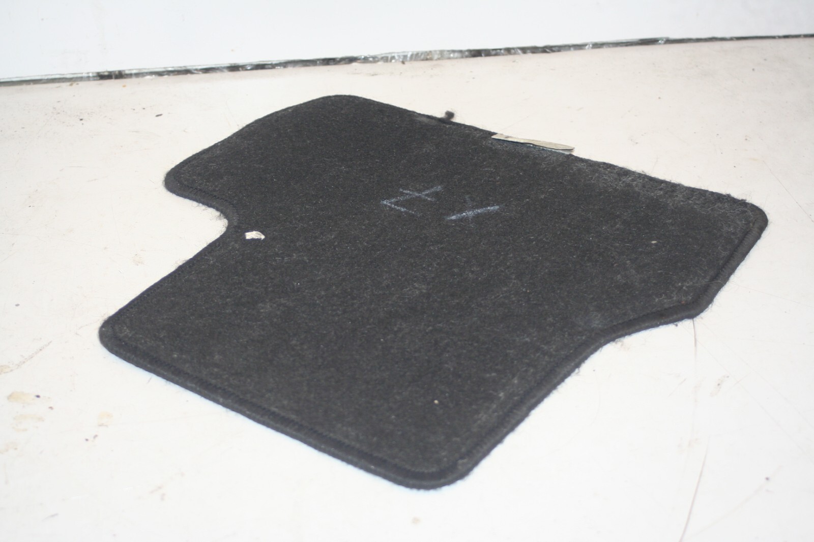 2010 CITROEN DS3. CARPET FLOOR MAT REAR - Image 2