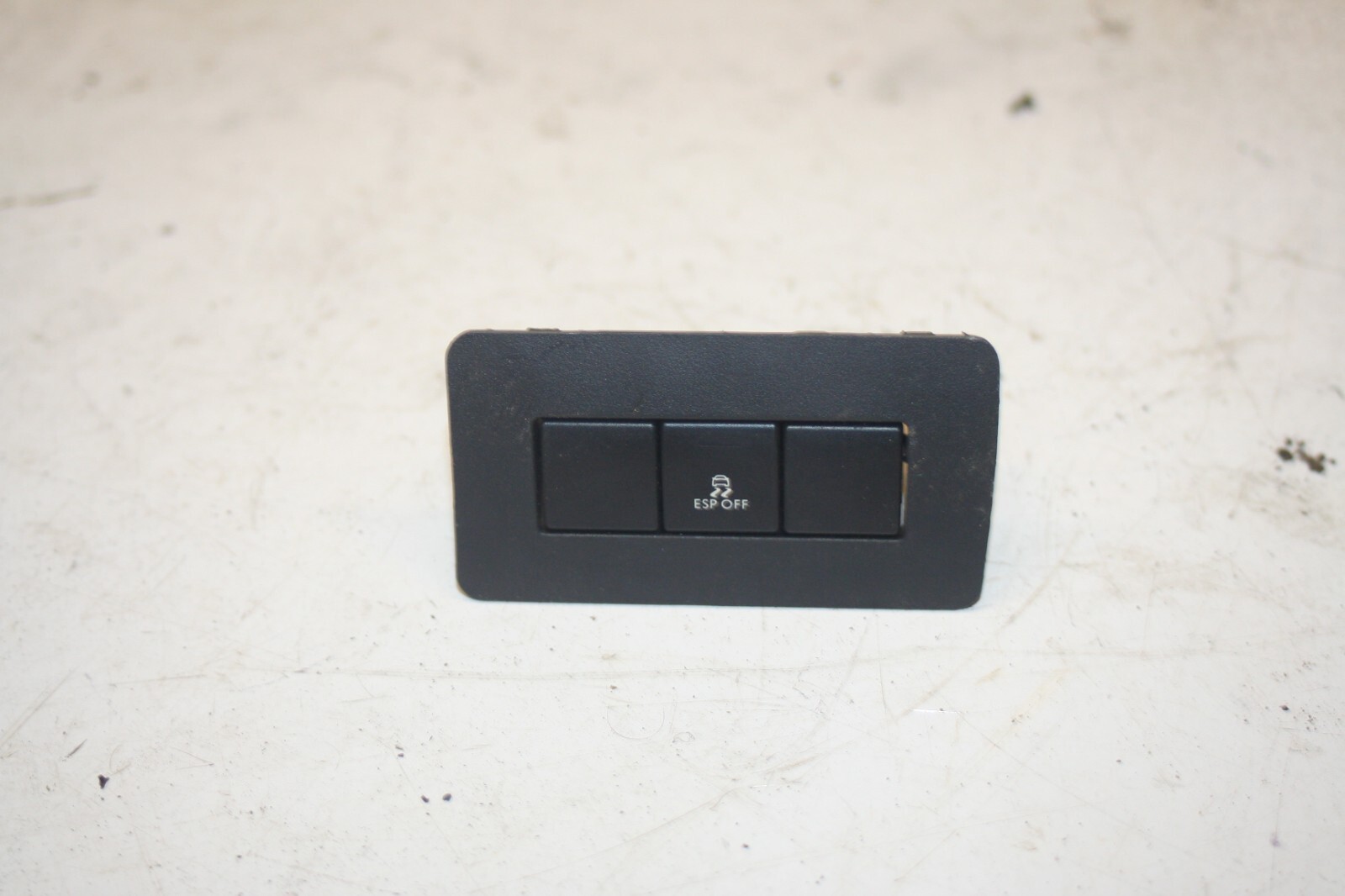 2010 CITROEN DS3. ESP OFF BUTTON
