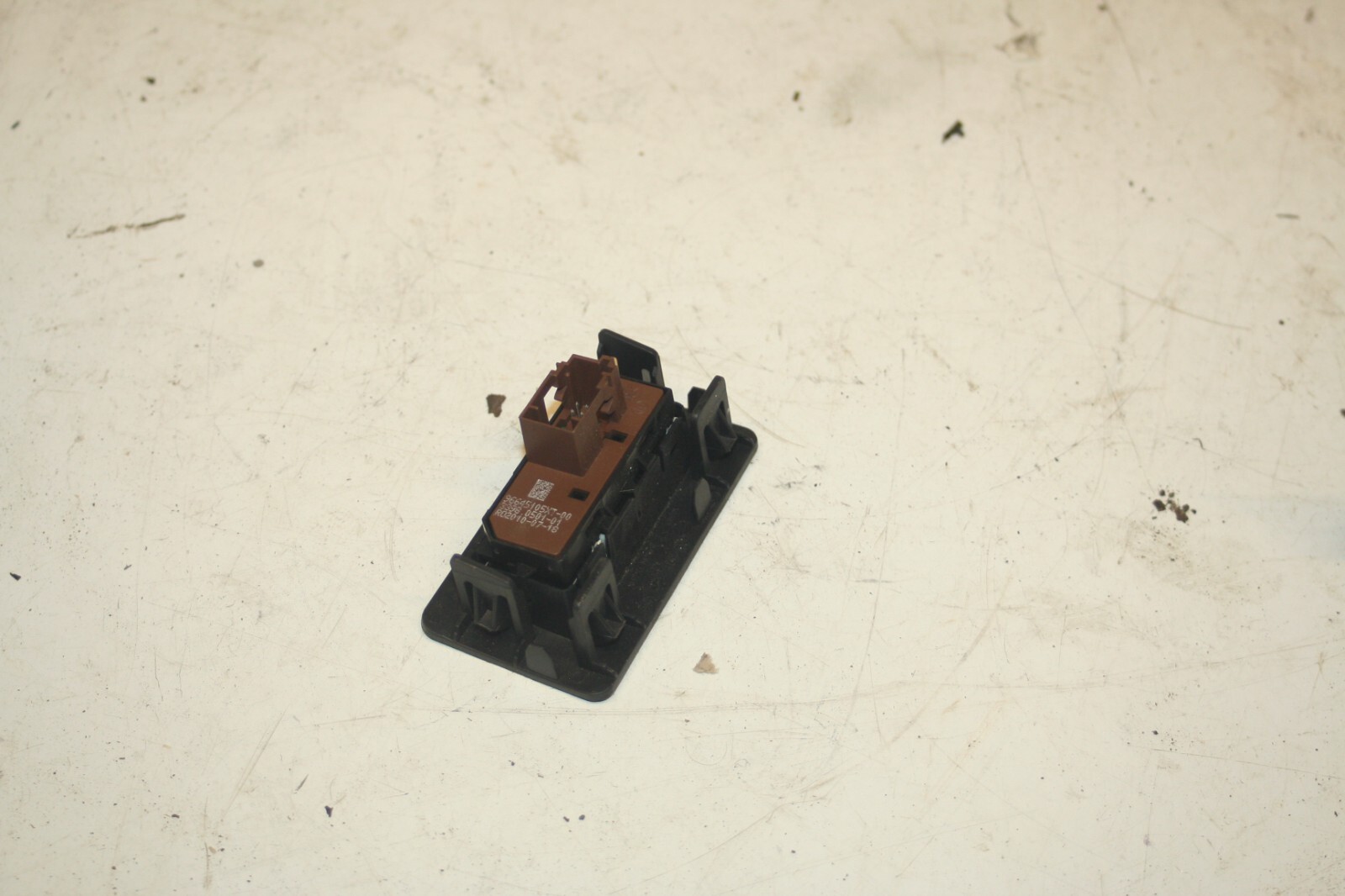 2010 CITROEN DS3. ESP OFF BUTTON - Image 3