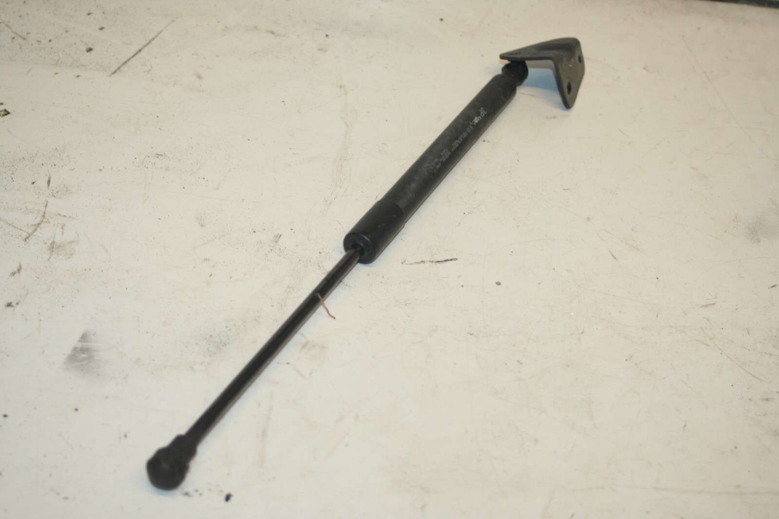 2010 CITROEN DS3. GAS STRUT BOOT TAIL GATE