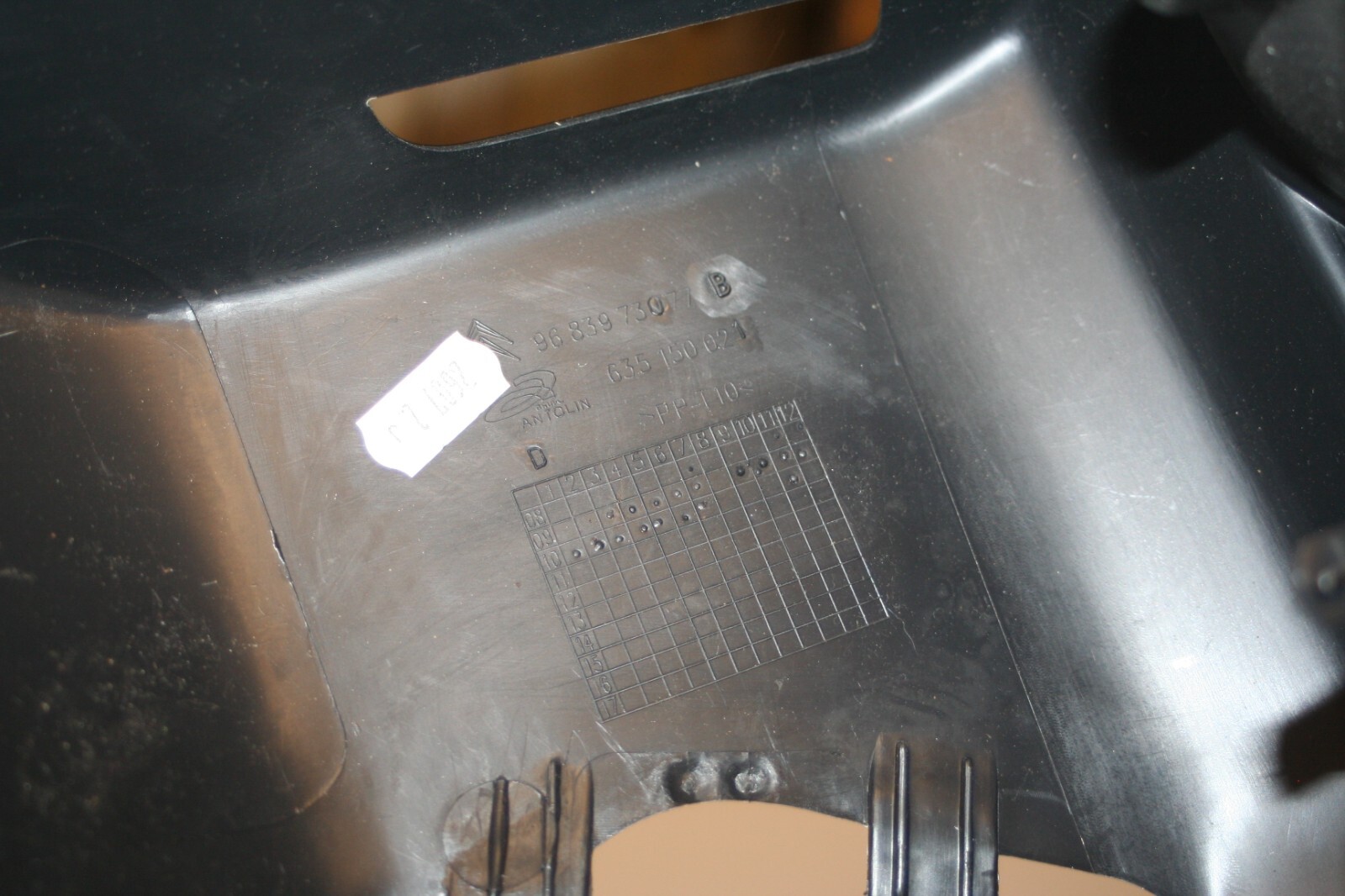 2010 CITROEN DS3. 9683973077 PARCEL SHELF SIDE TRIM - Image 6