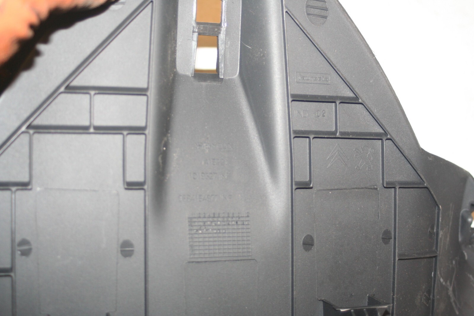 2010 CITROEN DS3. SPEEDOMETER SPEEDO UPPER TRIM - Image 6