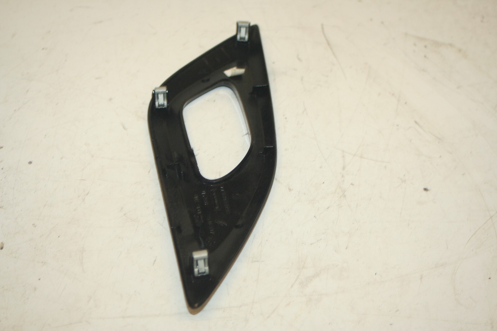 2010 CITROEN DS3. BLACK DOOR HANDLE TRIM SURROUND PASSENGER SIDE - Image 3