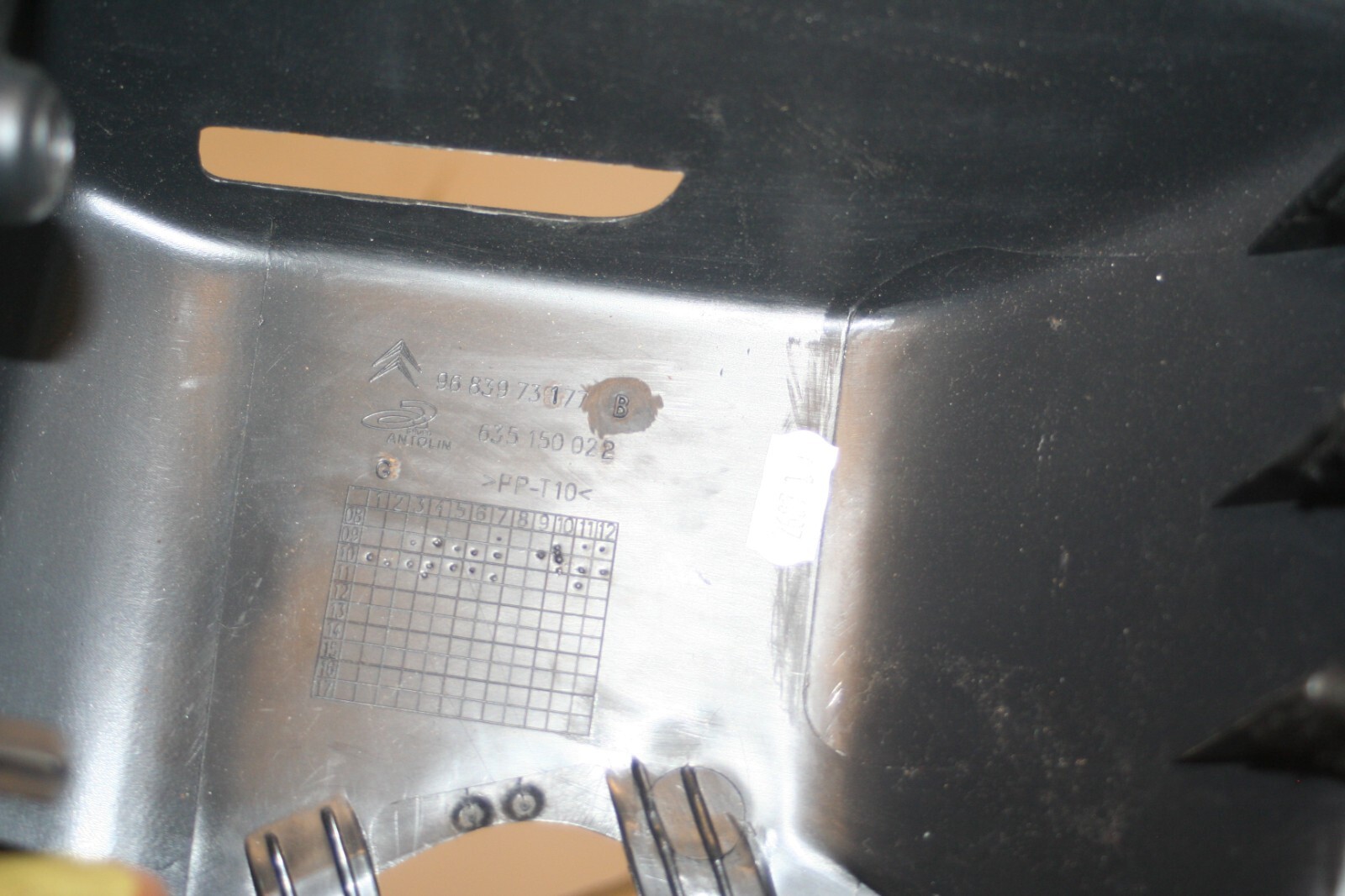 2010 CITROEN DS3. 9683973177 PARCEL SHELF SIDE TRIM - Image 5