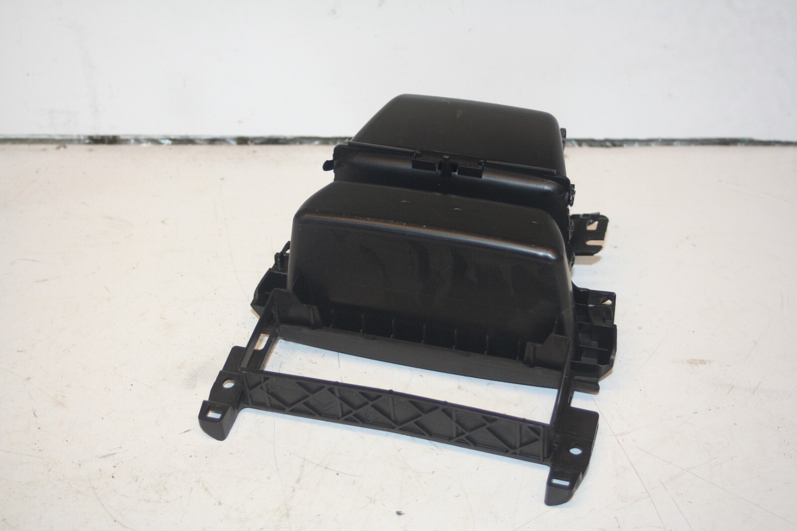 2010 CITROEN DS3. CENTRE CONSOLE FRAME 96842858377 STORAGE - Image 4