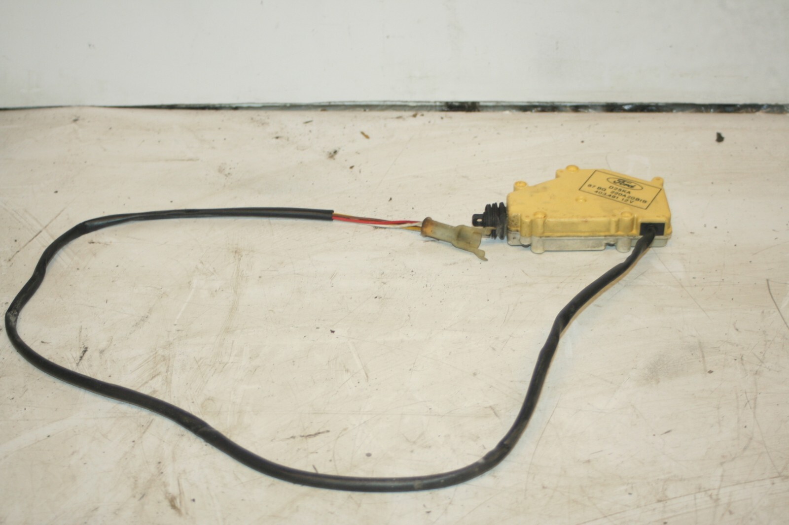 1990 FORD GRANADA MK3. PASSENGER SIDE FRONT LOCKING ACTUATOR 87BG220A20B1B - Image 3
