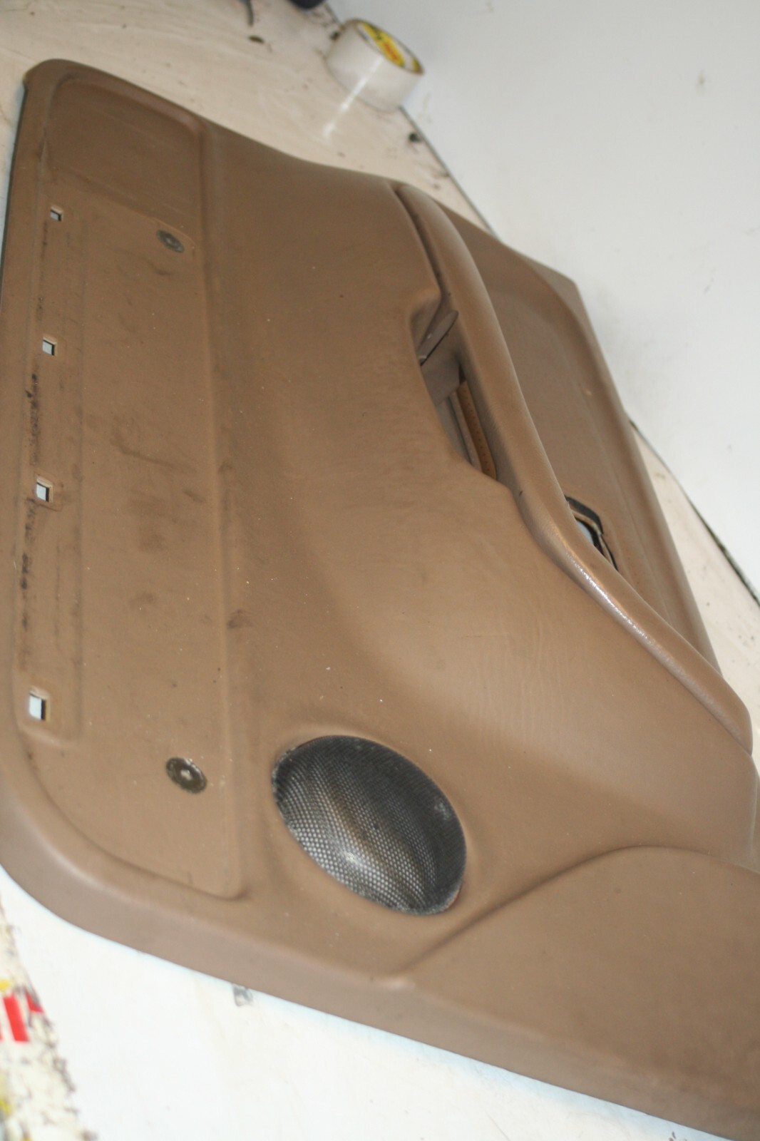 1990 FORD GRANADA MK3. PASSENGER SIDE FRONT DOOR CARD BROWN - Image 3