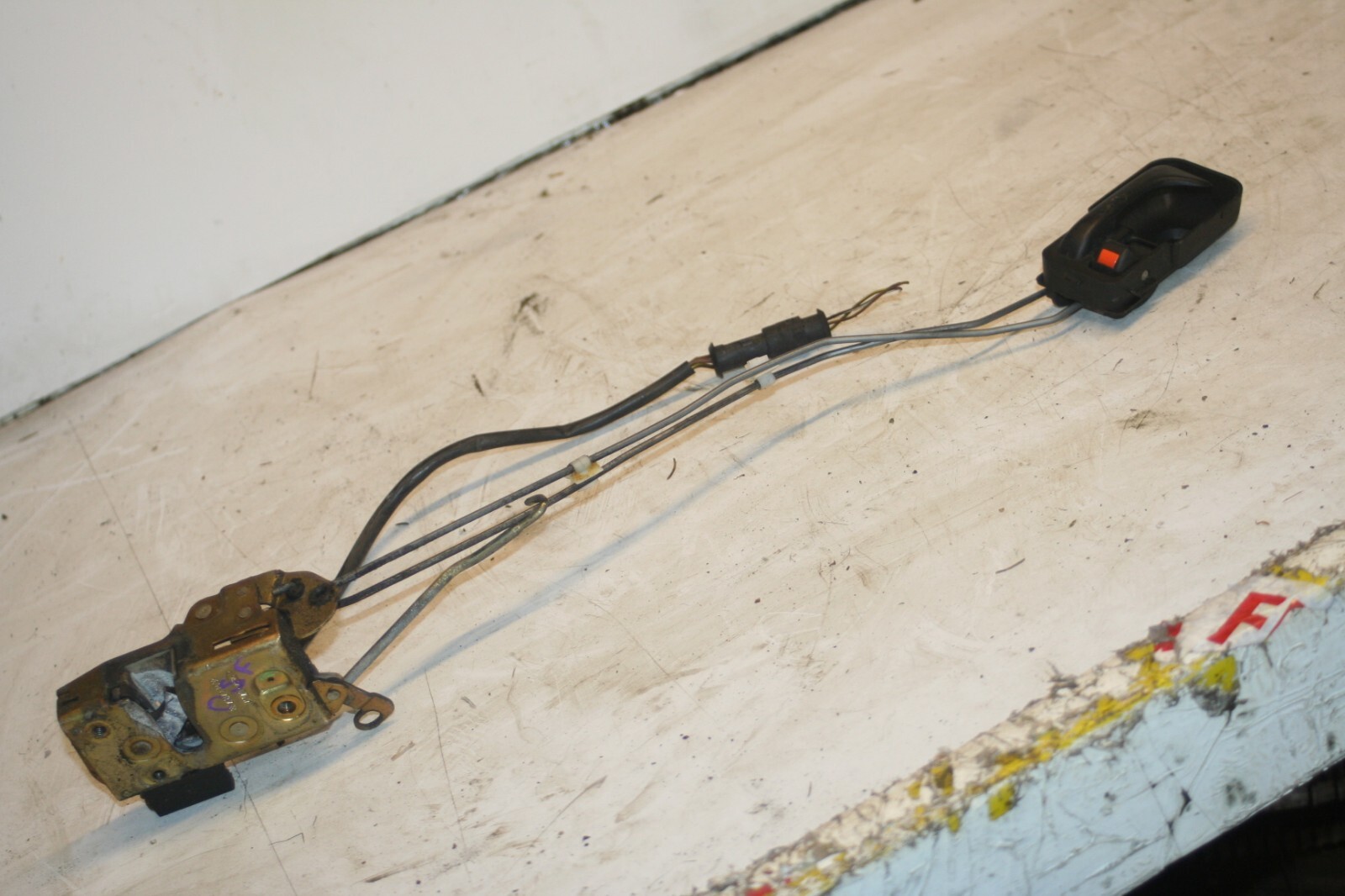 1990 FORD GRANADA MK3. DRIVER SIDE FRONT DOOR LOCK MODULE MOTOR LATCH - Image 3