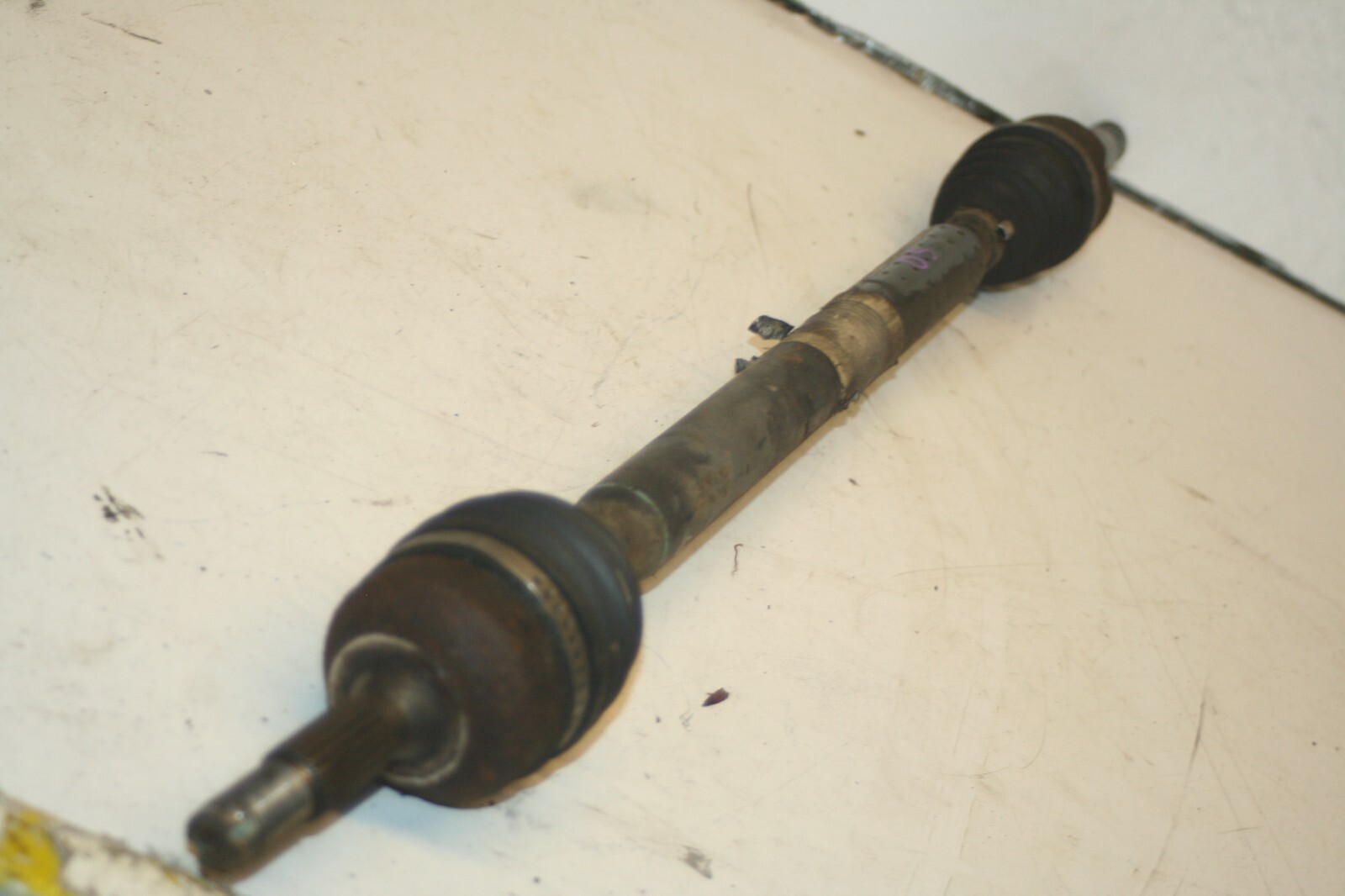 2010 CITROEN DS3. DRIVER SIDE DRIVE SHAFT