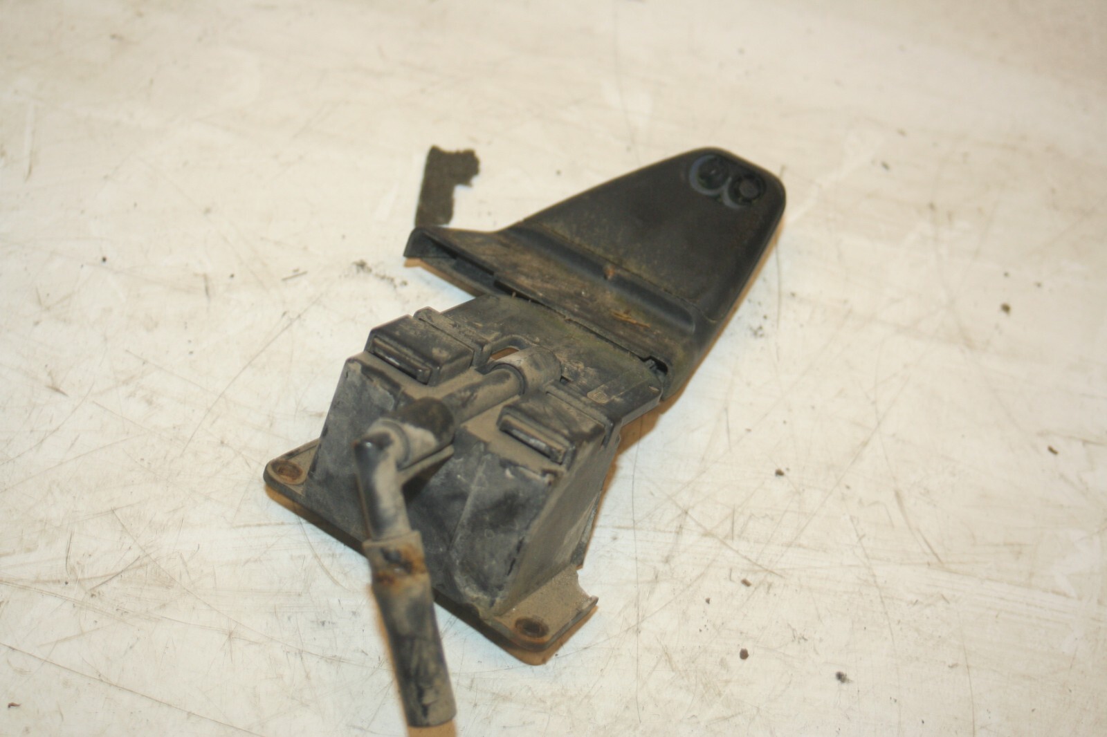 1990 FORD GRANADA MK3. HEAD LIGHT WASHER SQUIRTER JETS DRIVER SIDE - Image 2