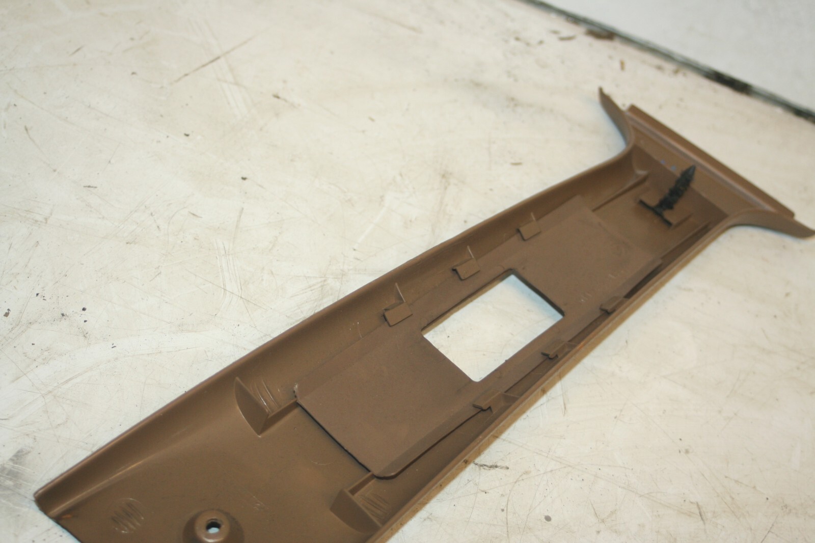 1990 FORD GRANADA MK3. B PILLAR TRIM PASSENGER SIDE - Image 4